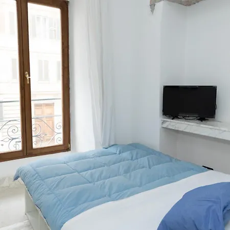 Domus Massimiliani Guest house 4*