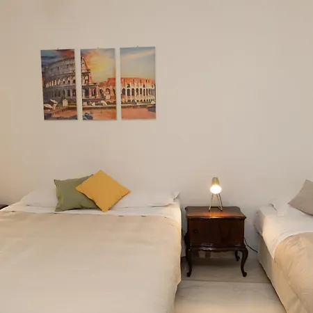 Guest house Domus Massimiliani 4*