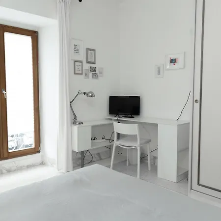 Guest house Domus Massimiliani 4*