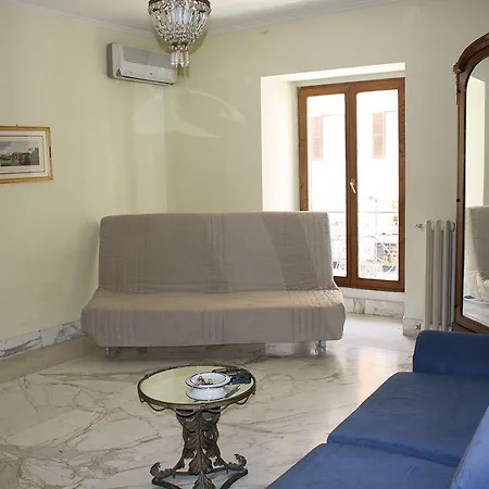 Martina A Piazza Del Popolo Holiday home Rome