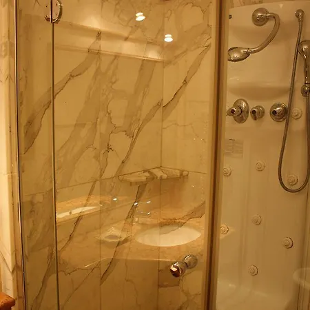 Domus Massimiliani Гостевой дом