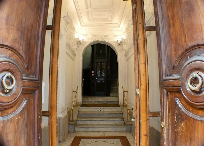 Pensión Domus Massimiliani 4*